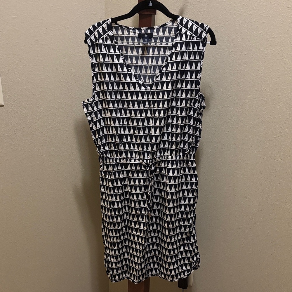 GAP Monochrome Triangle Pattern Mini Dress